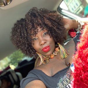 Meet your Posher, Marissa